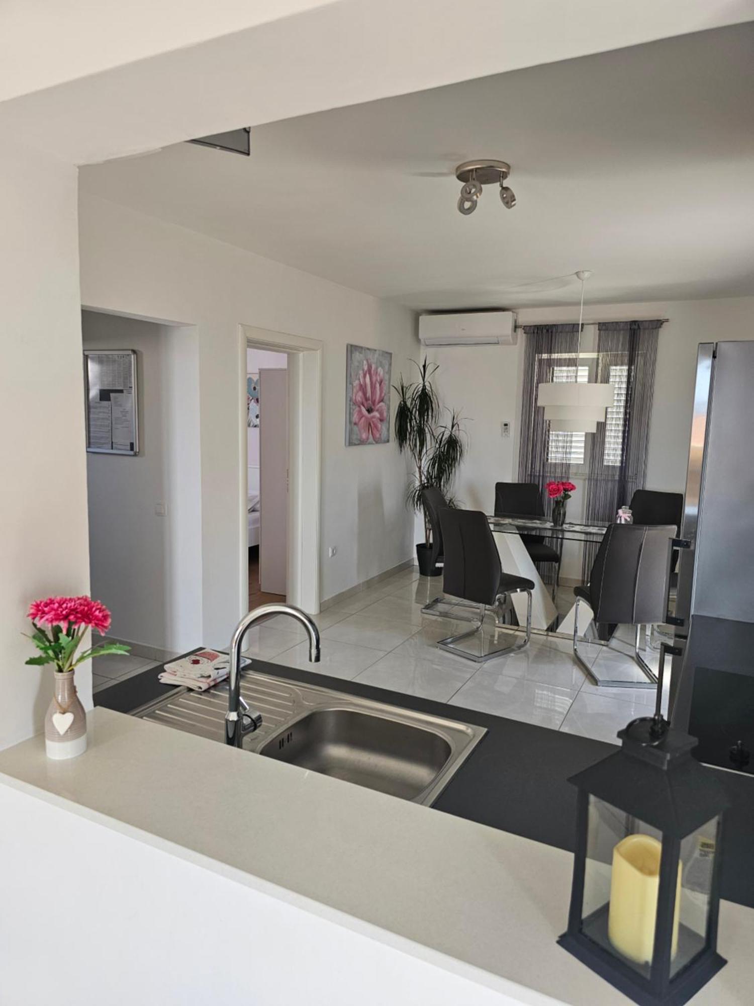 Apartments Koval Оребич Экстерьер фото